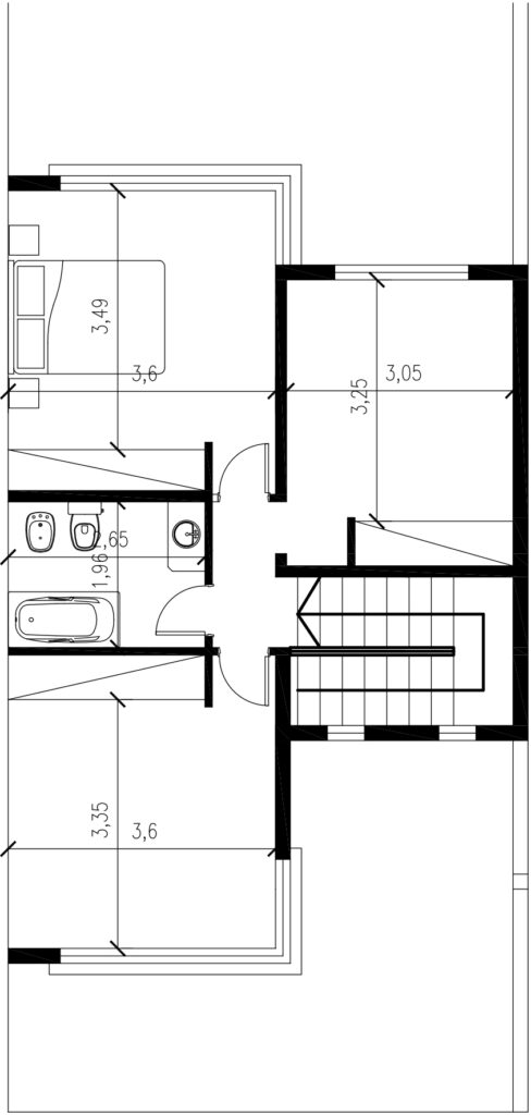 Plano arquitectónico de planta alta con dormitorios, baño completo y circulación central con escalera.